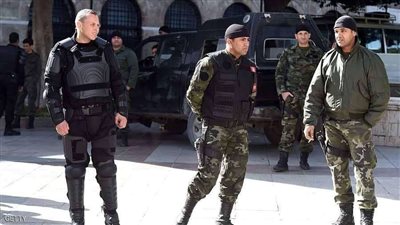 وزارة الدفاع التونسية تدفع بوحدات لتأمين البنك المركزى