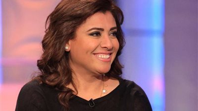 بسبب البنزين.. نشوى مصطفى تتصدر التريند |فيديو
