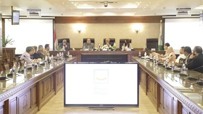 محافظة الجيزه ترفع 1200طن مخلفات ورتش بمنطقة السكة الكبيرة وزلطة بأوسيم