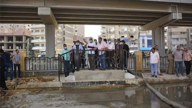 محافظ الجيزة يتفقد اعمال اصلاح كسر بخط مياه
