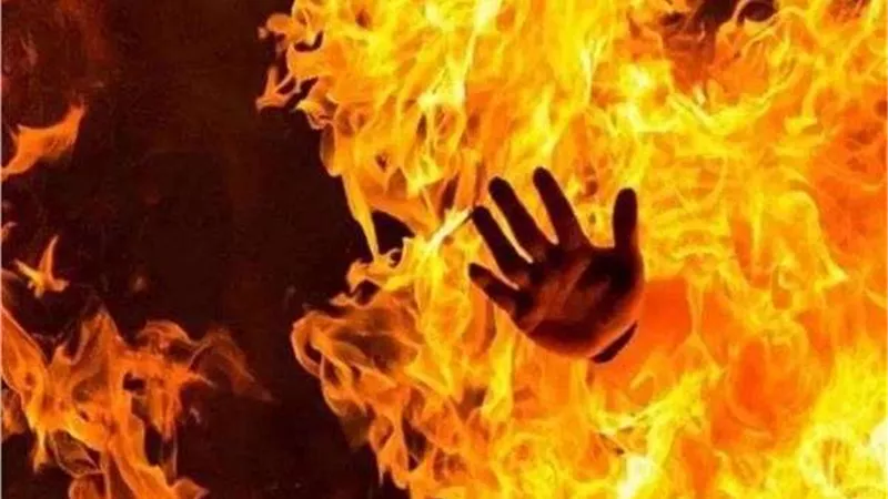 النيابة تباشر التحقيق فى نشوب حريق سيارة بالخانكة