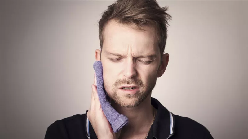 أبرزها زيت القرنفل.. 6 طرق سحرية لمحاربة آلام الأسنان
