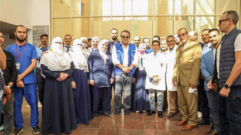 وزير الصحة يتفقد تمركز سيارات الإسعاف والحجر الصحي بمعبر رفح
