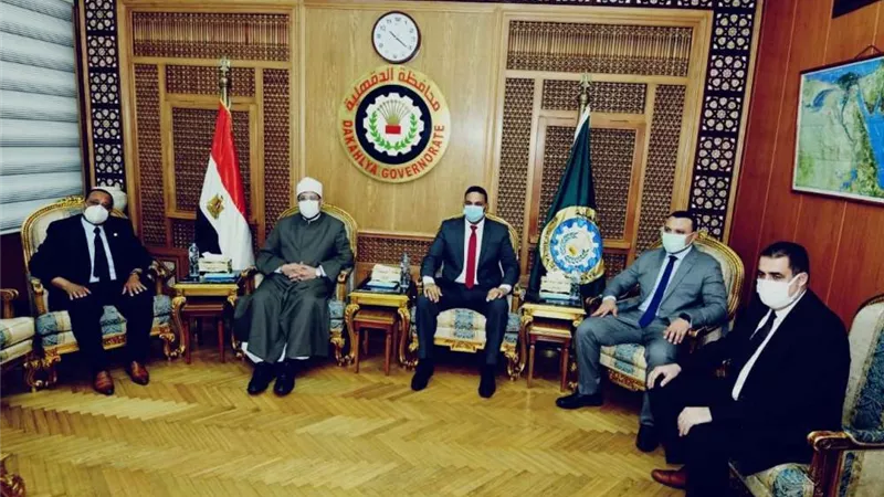 محافظ الدقهلية يستقبل وزير الأوقاف خلال زيارته للمحافظة لافتتاح مسجد الشيخ عبيد بمدينة نبروه