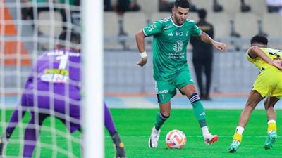 محرز يقود هجوم أهلي جدة أمام الرياض في الدوري السعودي