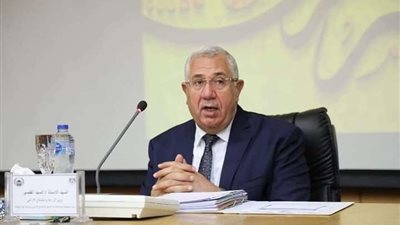 وزير الزراعة: 