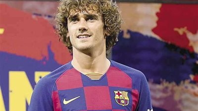 رئيس برشلونة يكشف حقيقة رحيل جريزمان