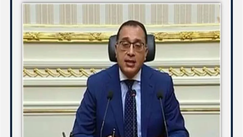 رئيس الوزراء يبدأ جولة تفقدية لمشروعات 