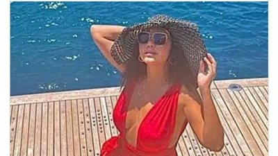 من أمام البحر.. رانيا يوسف تتألق من عطلتها الصيفية
