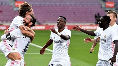 أنشيلوتي  يحسم مصير نجوم ريال مدريد.. ويعلن بقاء 22 لاعبًا