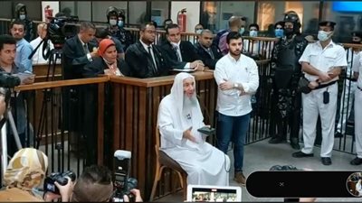 محمد حسان يتبرأ: الجماعة رفعت شعار الدماء