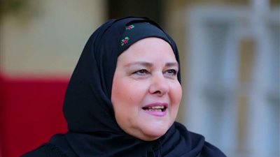 بقيت يتيمة من غيرك.. دنيا سمير غانم توجه رسالة مؤثرة لوالدتها