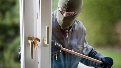 التحقيق في واقعة ضبط متهم يستغل طفلًا لسرقة الشقق في القليوبية
