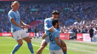 مانشستر سيتي يتقدم على يونج بويز في الشوط الأول