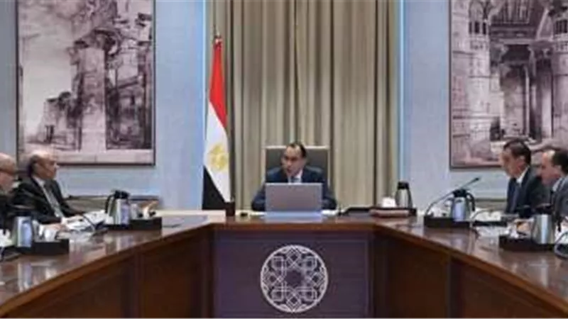 «مدبولي» يتابع موقف مشروعات القوانين المقرر إرسالها إلى مجلس النواب