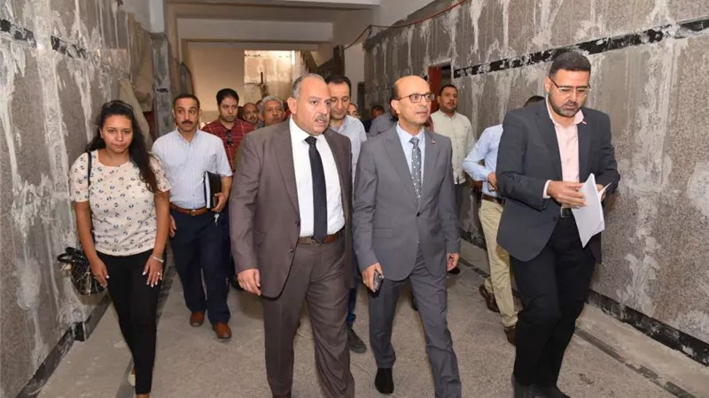 رئيس جامعة أسيوط يتفقد معهد بحوث و دراسات البيولوجيا الجزيئية تمهيدًا لافتتاحه