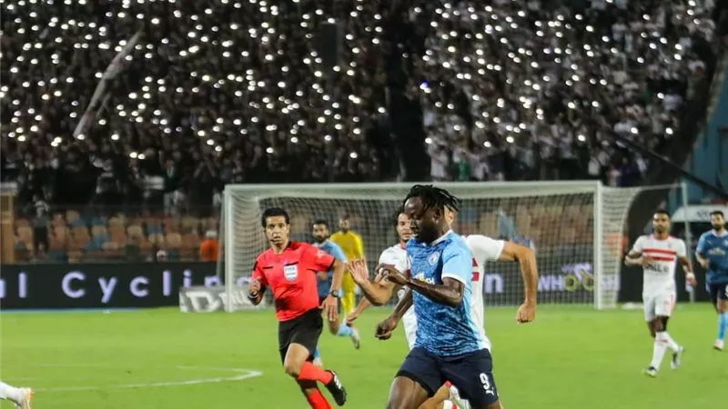 بيراميدز يُنهي الشوط الأول متفوقًا على الزمالك بهدف 