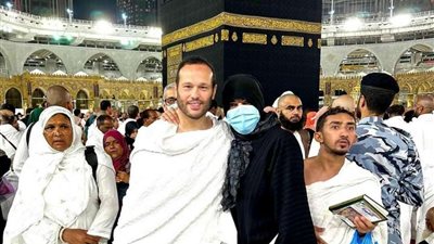 ريهام حجاج تودي مناسك العمرة برفقة زوجها محمد حلاوة