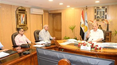 محافظ أسيوط يوجه بتسريع وتيرة العمل بالأبنية التعليمية بقرى حياة كريمة
