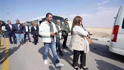 بـ6 شاحنات مساعدات.. وفد المتحدة الإعلامي يصل العريش لدعم الفلسطينيين في غزة