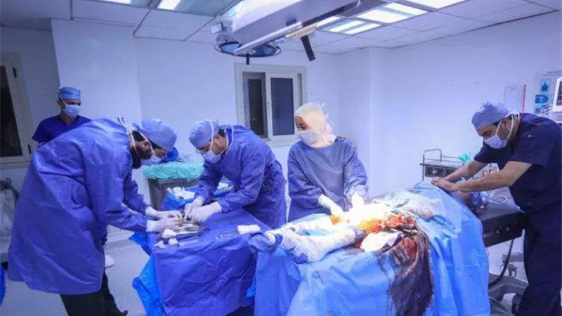 الصحة: وصول مجموعة من الفلسطينيين المصابين للعلاج بمصر