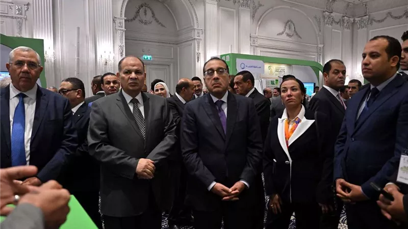 محافظ أسيوط يشارك في المؤتمر الوطني الثاني للمبادرة الوطنية للمشروعات الخضراء الذكية