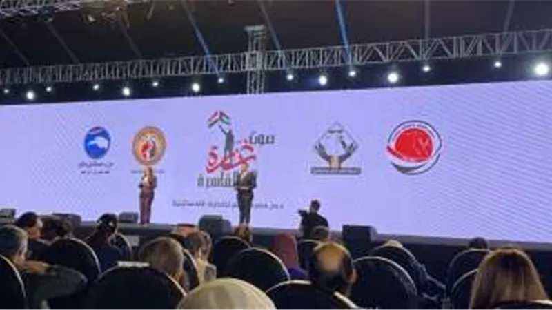رافعين أعلام مصر وفلسطين.. انطلق مؤتمر مؤسسة مجلس القبائل والعائلات المصرية