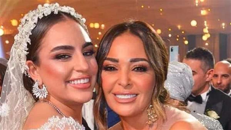 داليا البحيري وابنة