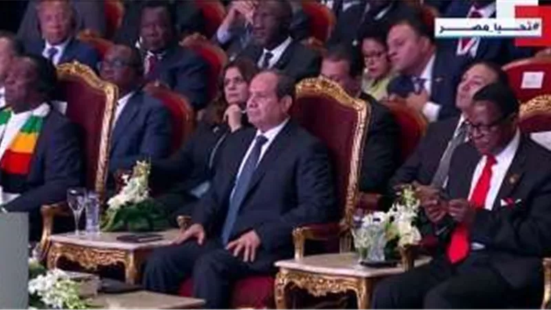 الرئيس السيسي يشاهد فيلمًا تسجيليًا عن التكامل الاقتصادي بين الدول الأفريقية