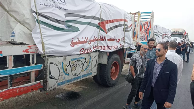 «التموين» ترسل 6 شاحنات إغاثية إلى الأشقاء الفلسطينيين