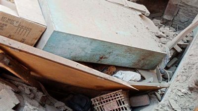 إصابة سيدة إثر سقوط منزل مكون من طابقين عليها بسوهاج