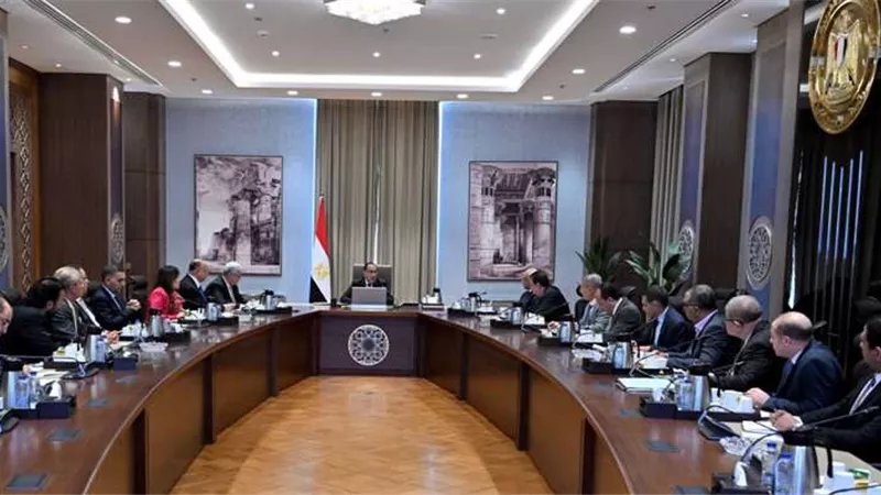 السيسي يوجه بالتأكد من توافر احتياطي مناسب للسلع مع اقتراب شهر رمضان