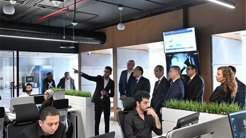 رئيس الوزراء يتفقد مركز الخدمات المشتركة لشركة بيبسيكو العالمية