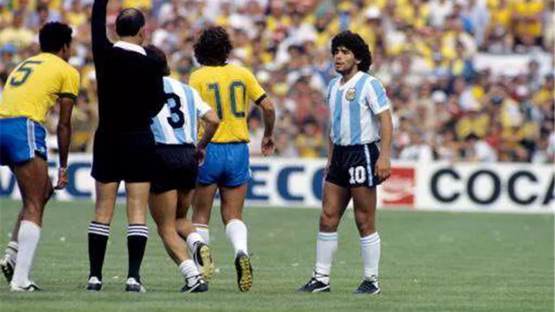 تاريخ مواجهات البرازيل والأرجنتين قبل معركة تصفيات كأس العالم 2026