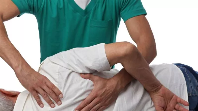 «التضامن» توفر مراكز علاج طبيعي لذوي الإعاقة.. تعرف على الإجراءات
