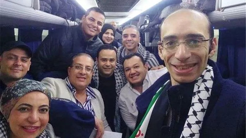 نائب التنسيقية محمد عبد العزيز يعلن مشاركته في القافلة الإنسانية المتجه لرفح
