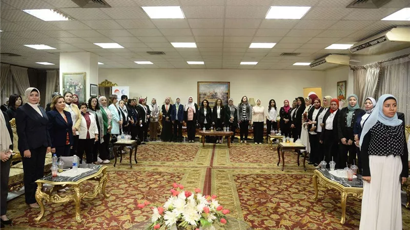 محافظ أسيوط يشهد ختام برنامج 