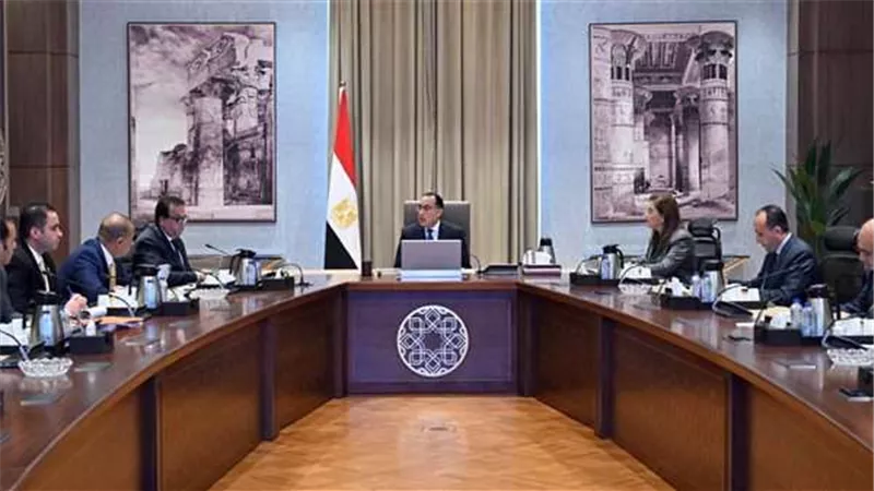 رئيس الوزراء يستعرض أولويات المشروعات القومية في القطاع الصحي للعام 2023-2024