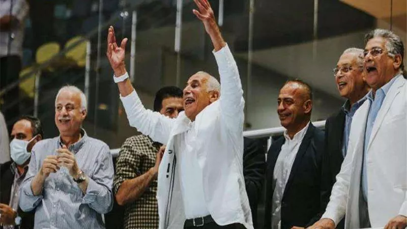 من المقصورة الرئيسية.. مجلس الزمالك يدعم الفريق أمام أبو سليم الليبي