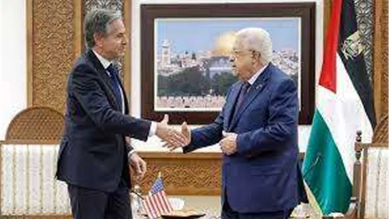 عاجل.. الرئيس الفلسطيني يسلم بلينكن ملفا كاملا حول جرائم الاحتلال