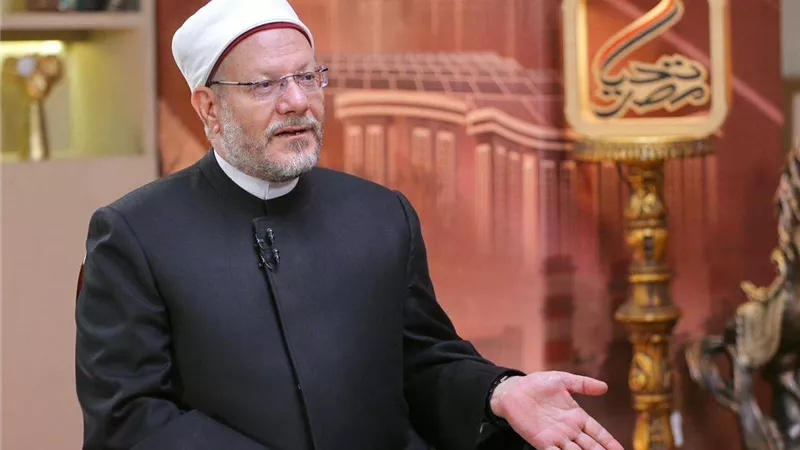 مفتي الجمهورية: الرئيس السيسي أول رئيس يهتم بالملف الديني صراحة ويطالب بتجديده