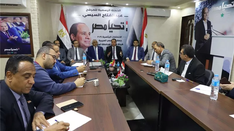 الحملة الرسمية للمرشح عبد الفتاح السيسي تستقبل أعضاء نقابة الصحفيين بأسيوط