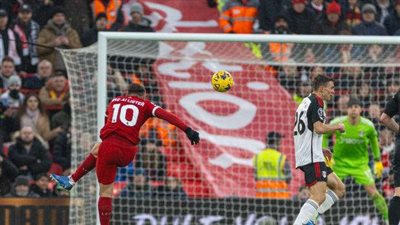 ليفربول يعود من بعيد بفوز متأخر على فولهام في الدوري الإنجليزي
