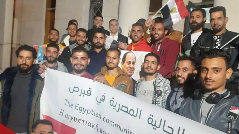 سعداء بالمشاركة.. أبناء الجالية المصرية بقبرص يحتفلون بالتصويت في انتخابات الرئاسة