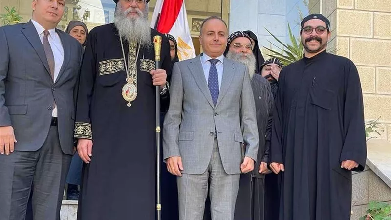 سفارة رام الله تواصل إستقبال الجالية المصرية بفلسطين لليوم الثانى على التوالي