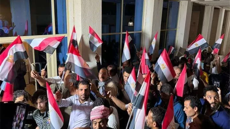 توافد الجالية المصرية في قطر للتصويت بالانتخابات الرئاسية