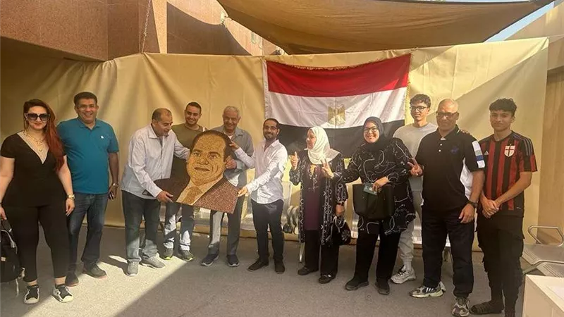 توافد الجالية المصرية في دبي للتصويت بالانتخابات الرئاسية