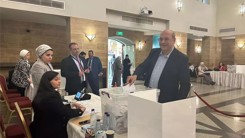 السيدات والشباب يتصدرون المشهد في ثالث أيام تصويت المصريين بالسعودية