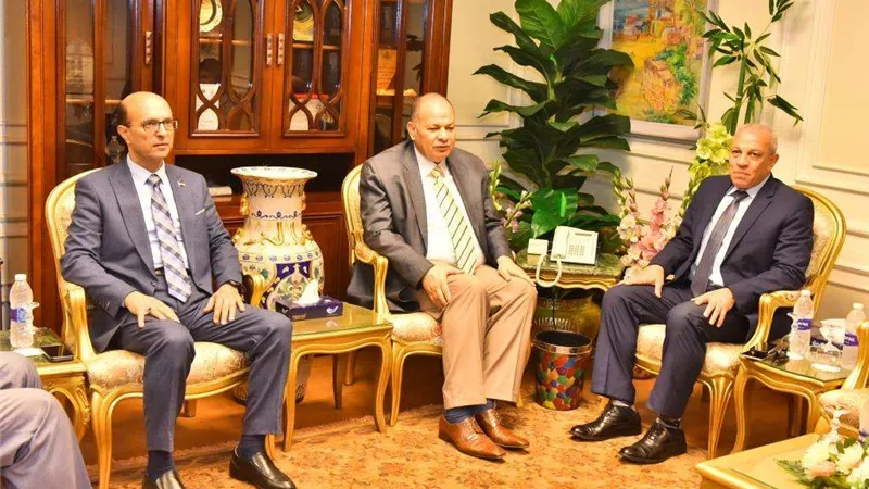 محافظ أسيوط يلتقي رئيس هيئة تنمية الصعيد لمناقشة سبل التعاون المشترك