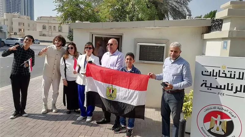 لليوم الثاني.. المصريون يتوافدون على السفارة المصرية بالبحرين للتصويت في الانتخابات الرئاسية